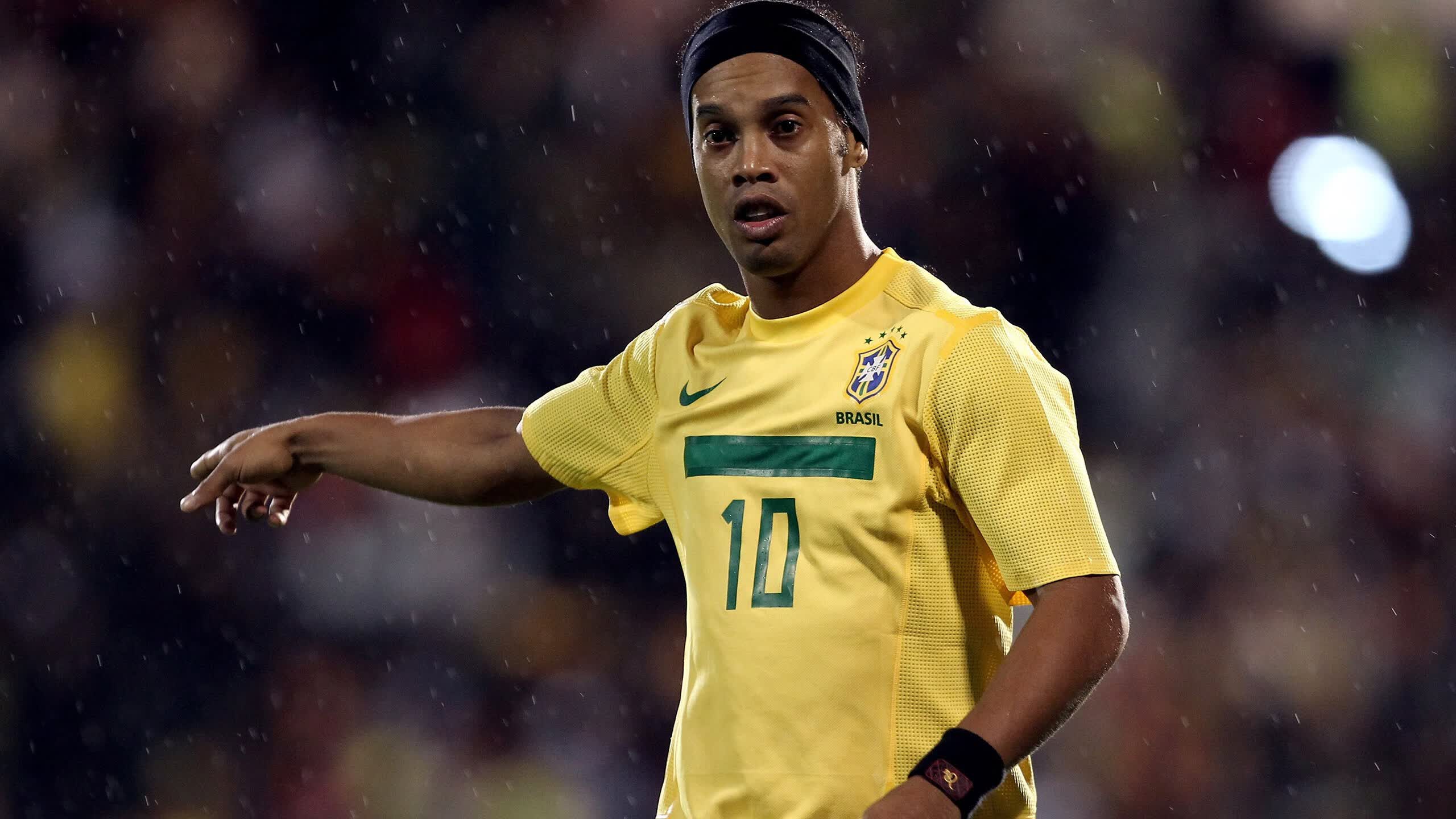 尊重与误解，梅西球队席沉默引争议，山东赛后发声